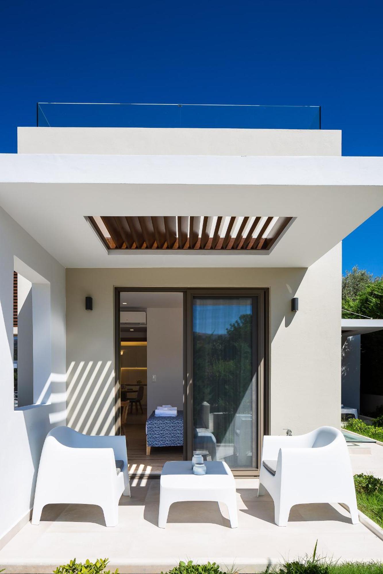 Vasilios Villa, With Pool, Gym & Close To Beach, By Thinkvilla Loutra  Luaran gambar