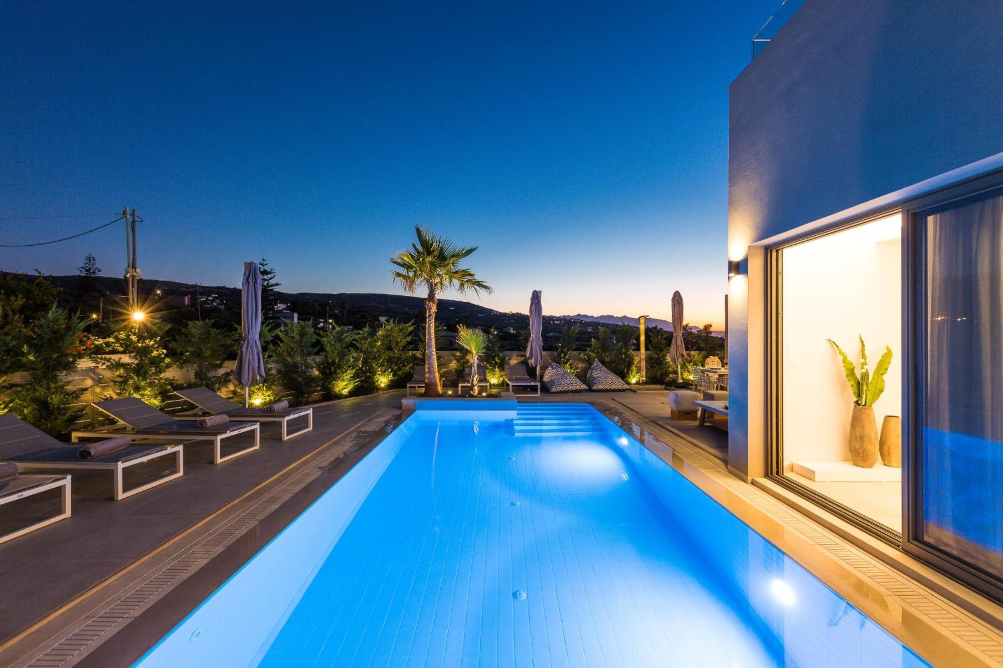 Vasilios Villa, With Pool, Gym & Close To Beach, By Thinkvilla Loutra  Luaran gambar