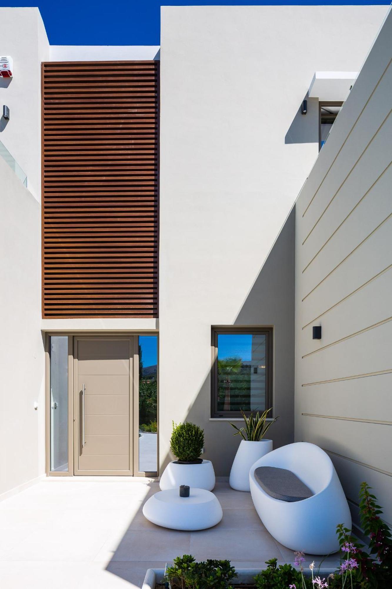 Vasilios Villa, With Pool, Gym & Close To Beach, By Thinkvilla Loutra  Luaran gambar