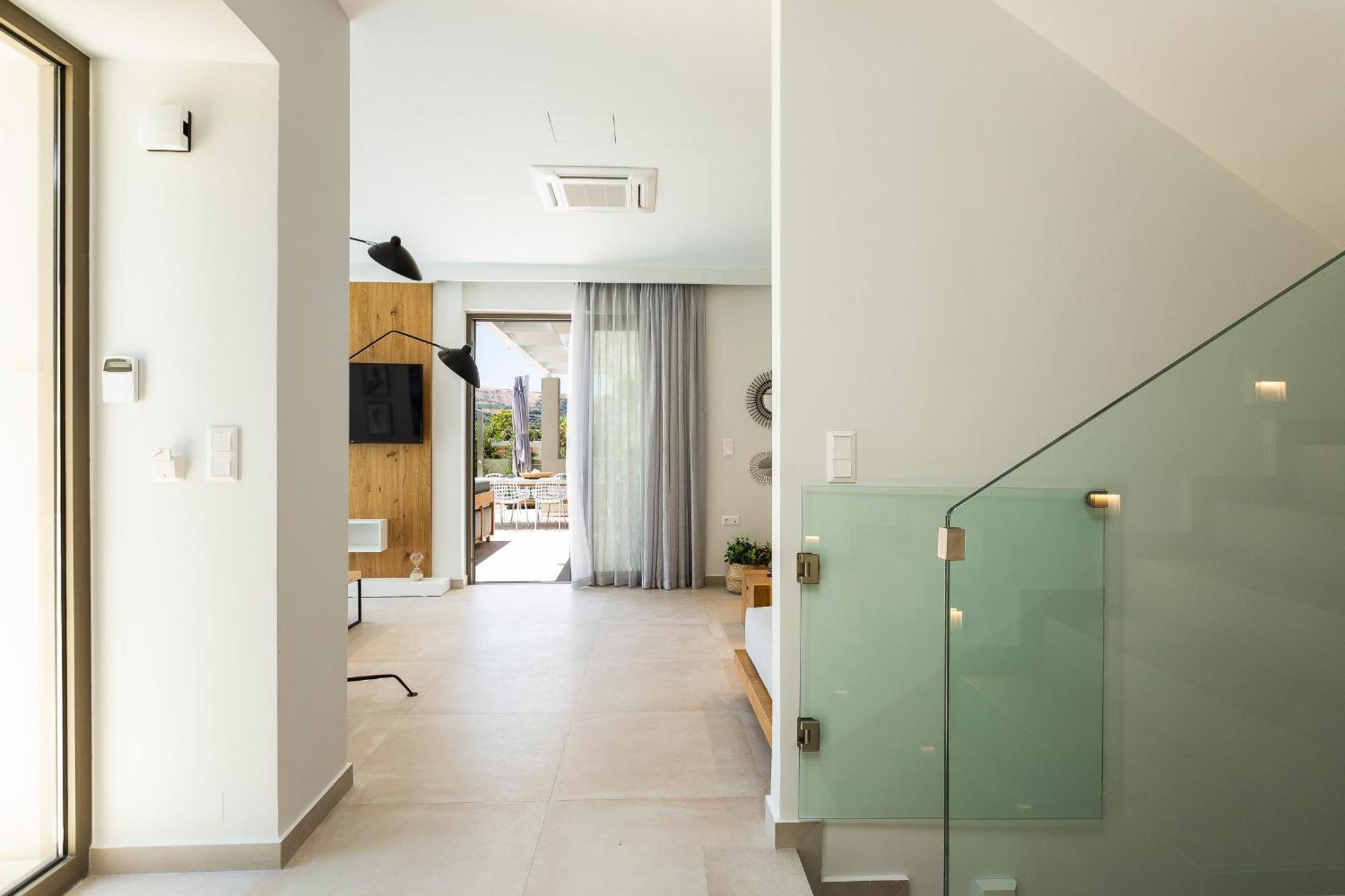 Vasilios Villa, With Pool, Gym & Close To Beach, By Thinkvilla Loutra  Luaran gambar