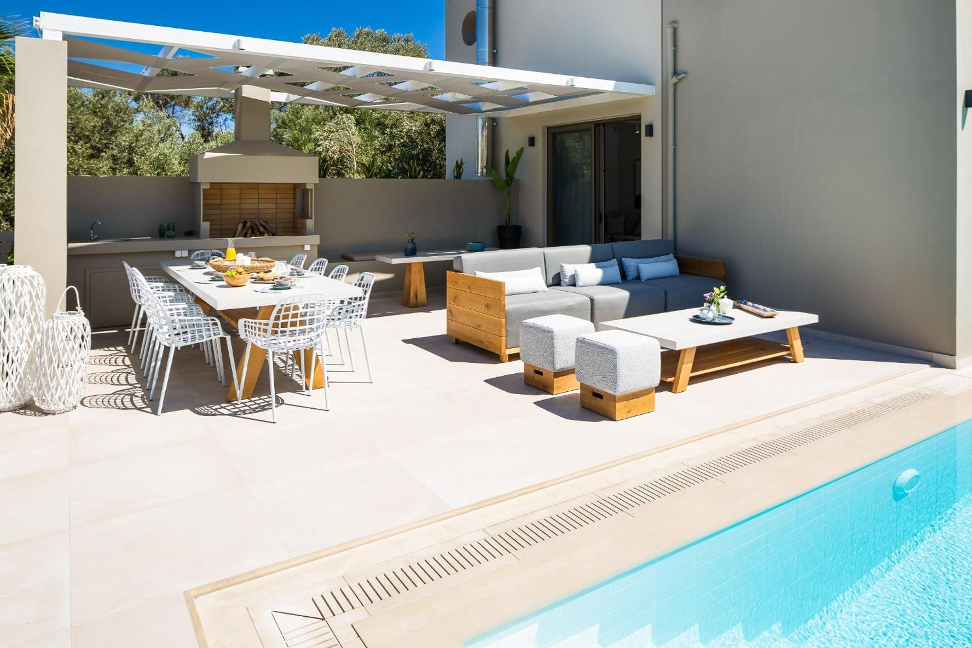 Vasilios Villa, With Pool, Gym & Close To Beach, By Thinkvilla Loutra  Luaran gambar