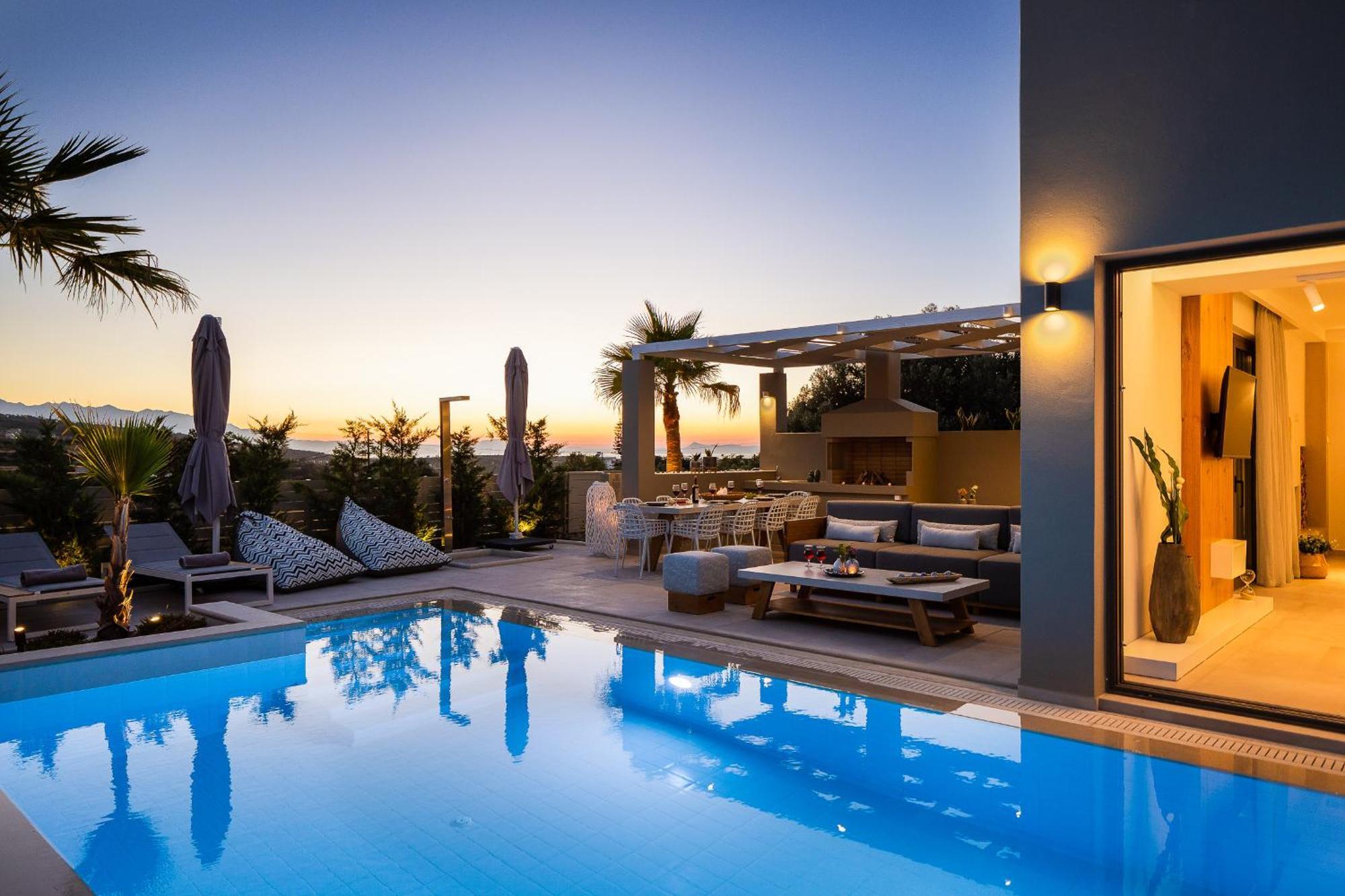 Vasilios Villa, With Pool, Gym & Close To Beach, By Thinkvilla Loutra  Luaran gambar