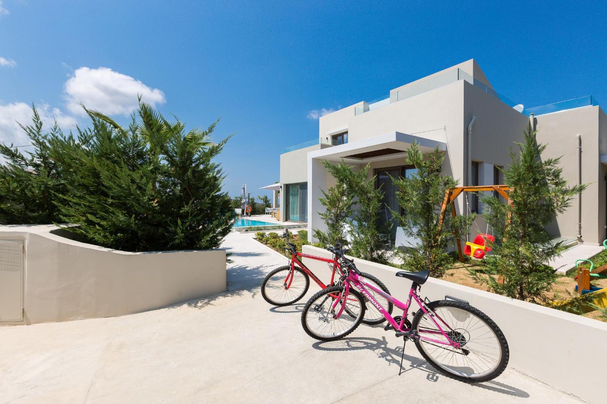 Vasilios Villa, With Pool, Gym & Close To Beach, By Thinkvilla Loutra  Luaran gambar