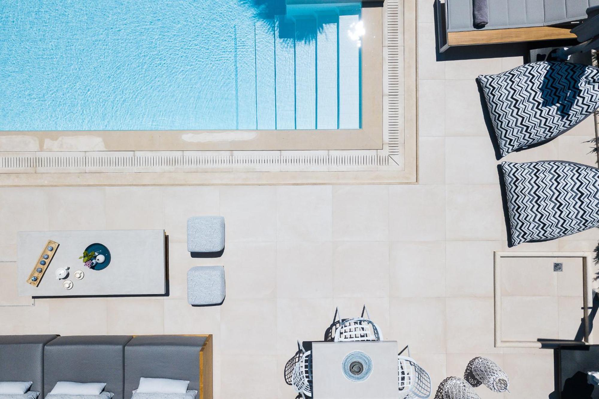 Vasilios Villa, With Pool, Gym & Close To Beach, By Thinkvilla Loutra  Luaran gambar