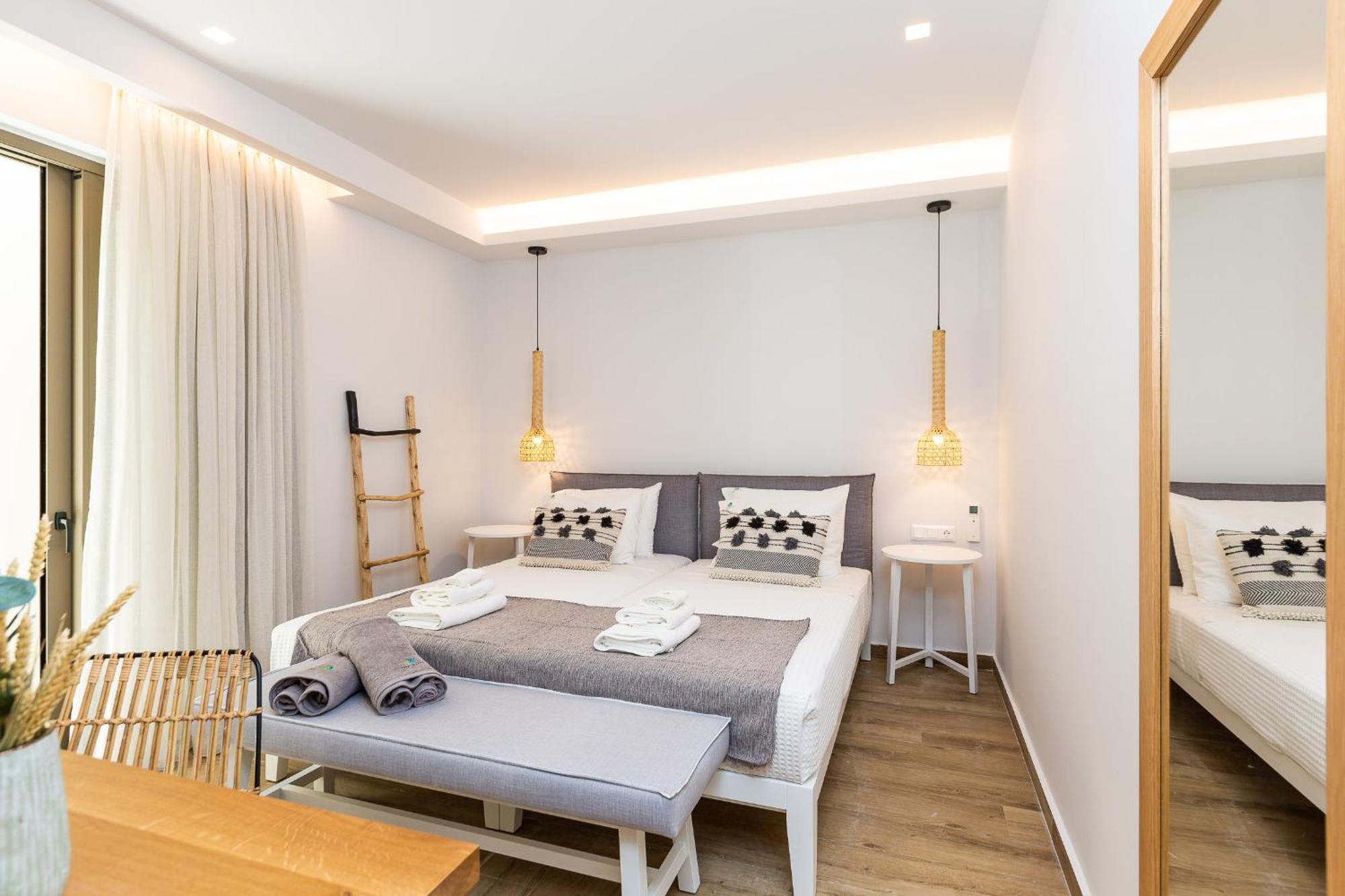 Vasilios Villa, With Pool, Gym & Close To Beach, By Thinkvilla Loutra  Luaran gambar