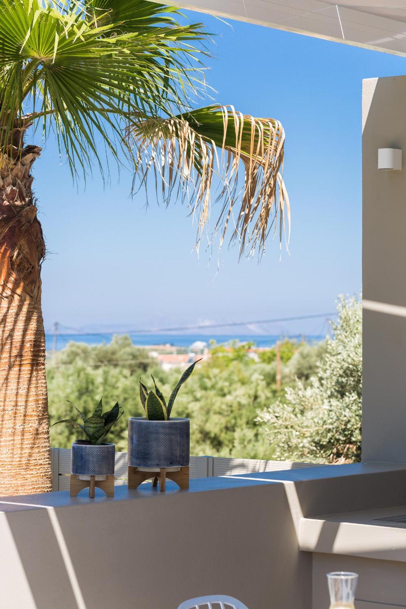 Vasilios Villa, With Pool, Gym & Close To Beach, By Thinkvilla Loutra  Luaran gambar