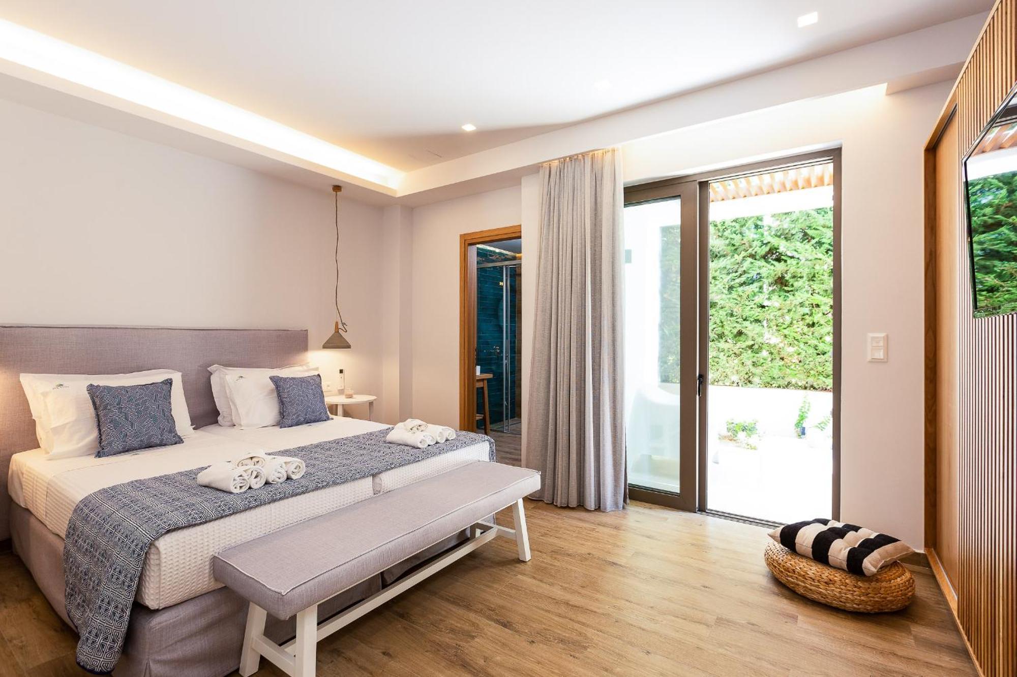 Vasilios Villa, With Pool, Gym & Close To Beach, By Thinkvilla Loutra  Luaran gambar