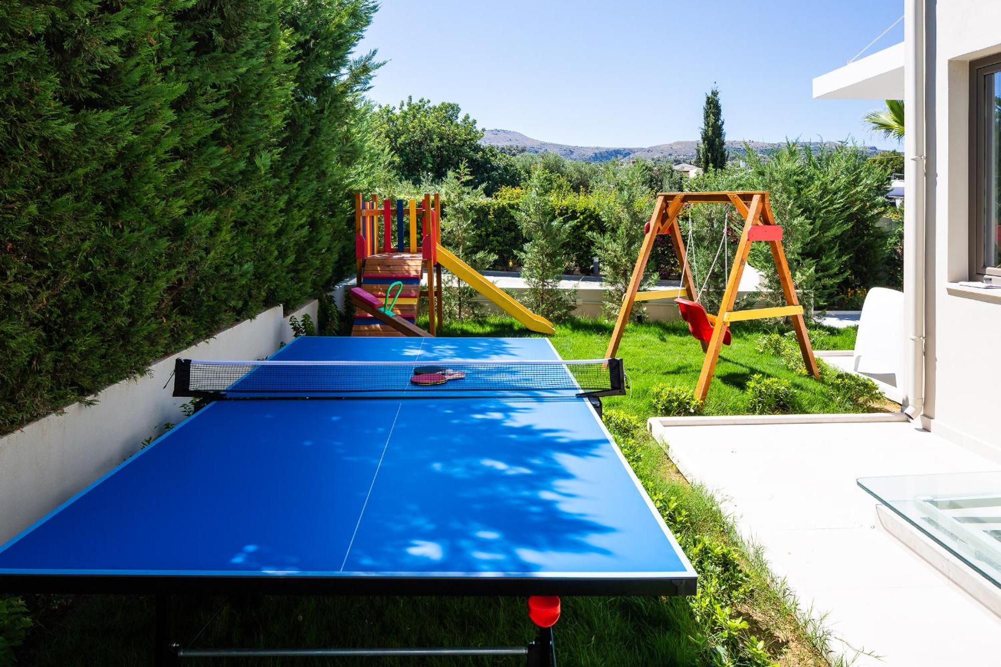 Vasilios Villa, With Pool, Gym & Close To Beach, By Thinkvilla Loutra  Luaran gambar