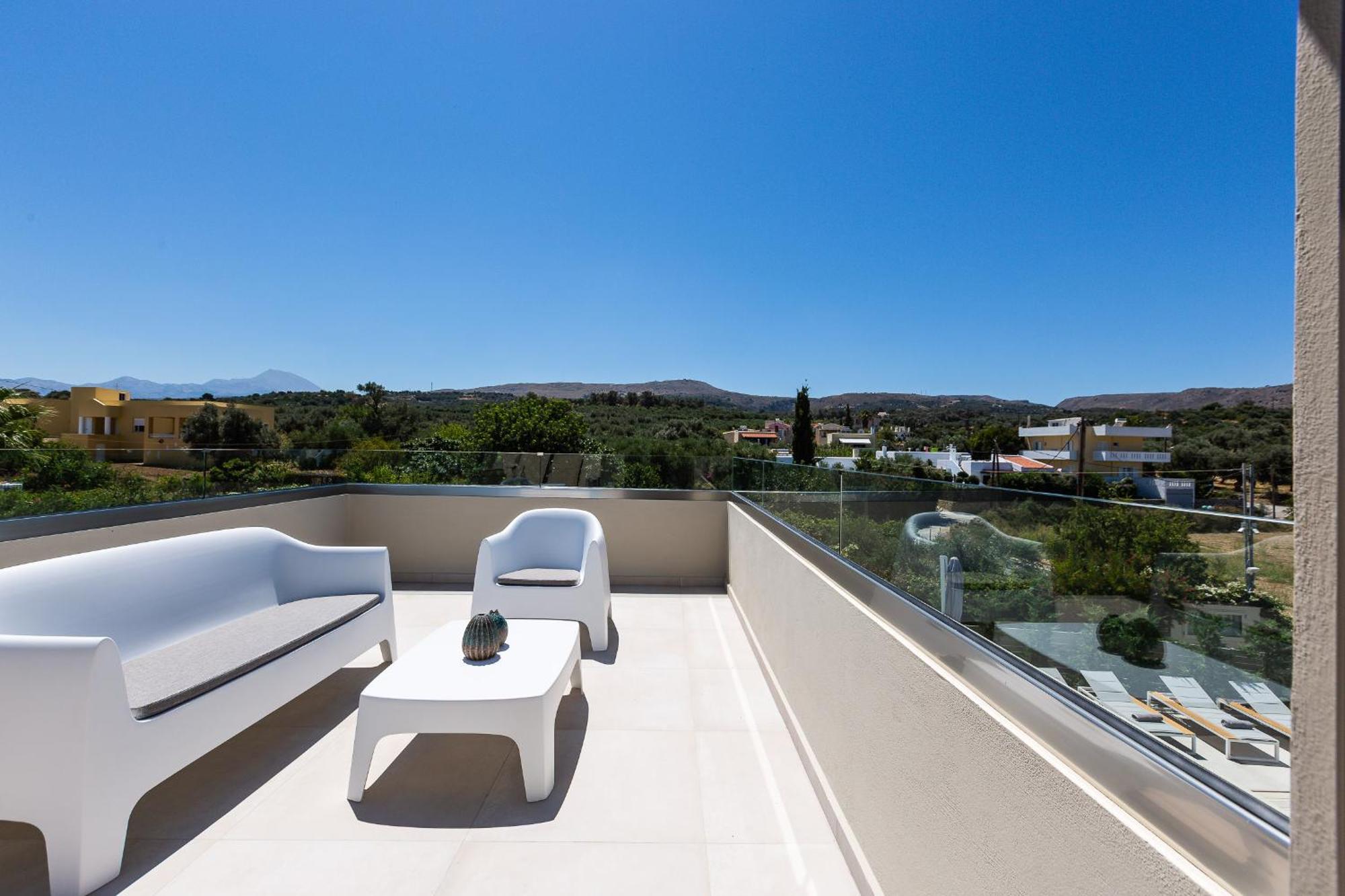 Vasilios Villa, With Pool, Gym & Close To Beach, By Thinkvilla Loutra  Luaran gambar