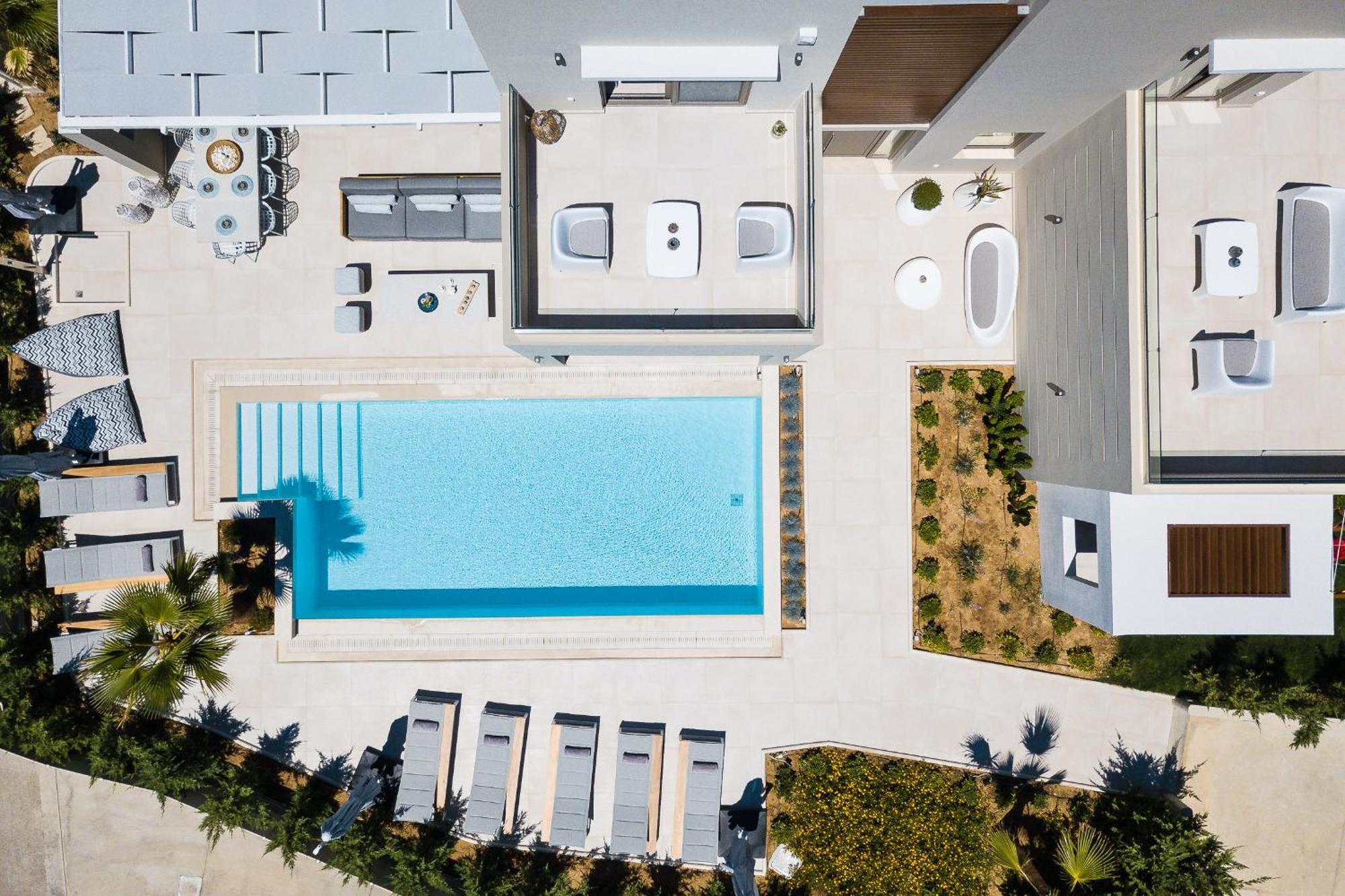 Vasilios Villa, With Pool, Gym & Close To Beach, By Thinkvilla Loutra  Luaran gambar