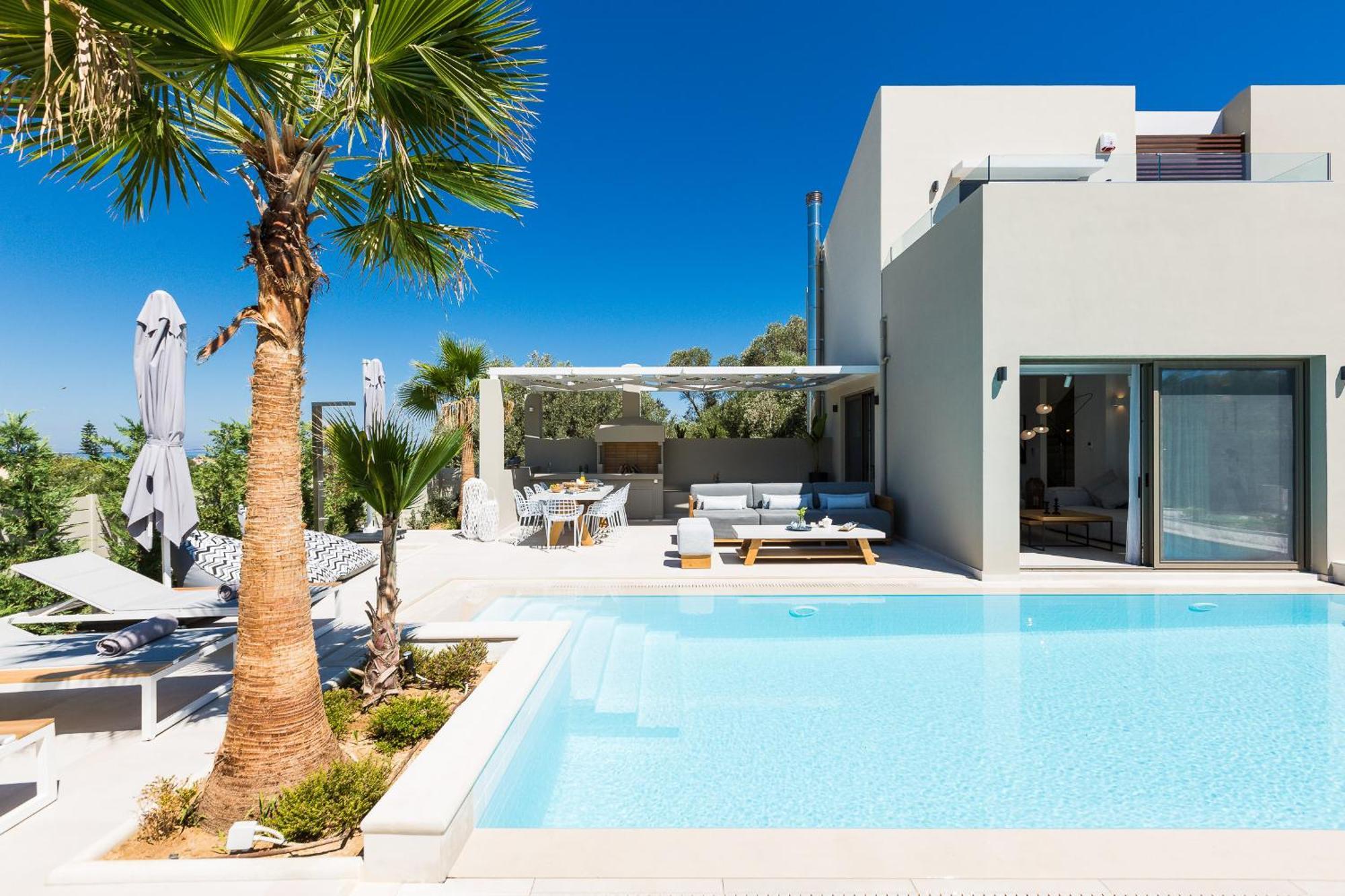 Vasilios Villa, With Pool, Gym & Close To Beach, By Thinkvilla Loutra  Luaran gambar